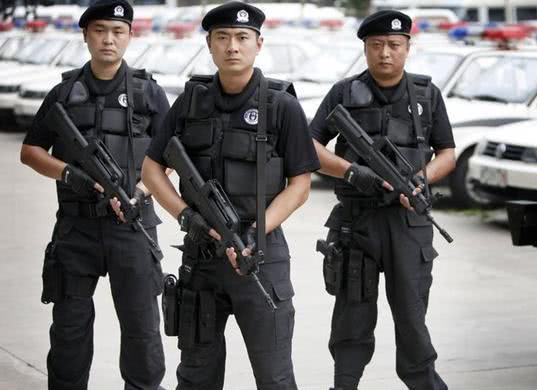 防彈衣真能防止子彈嗎？特警告訴你真實(shí)體會(huì)，很是后怕！
